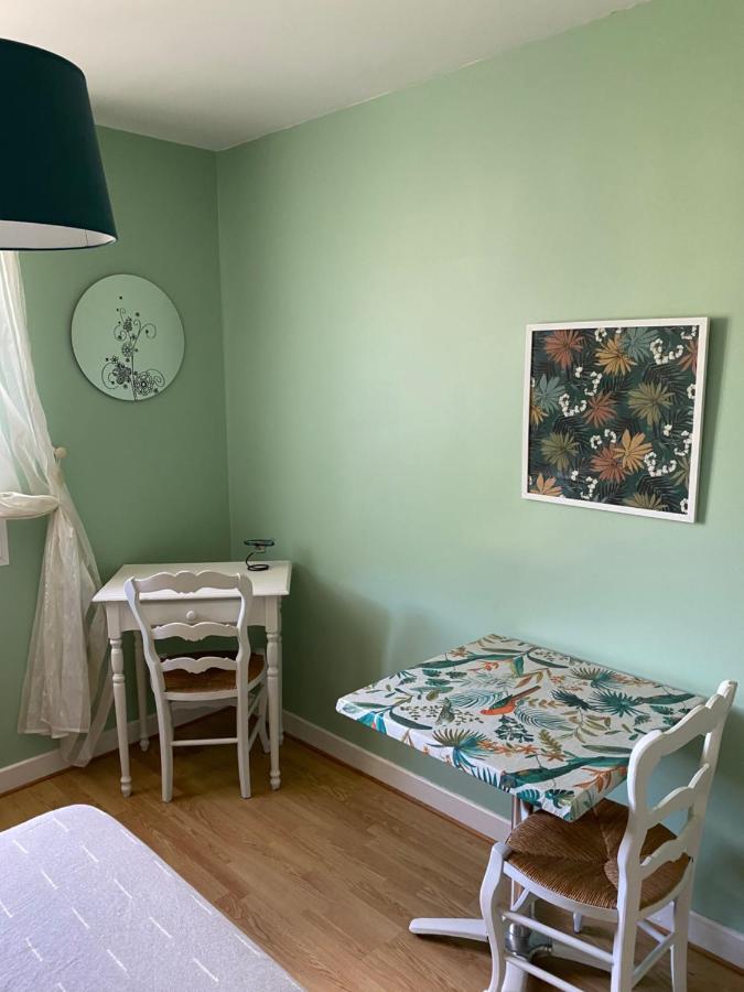 Bed and Breakfast Moulin De Latouille Exterior foto