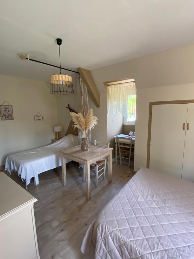 Bed and Breakfast Moulin De Latouille Exterior foto