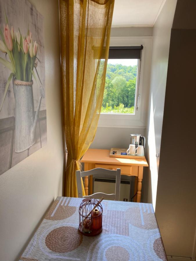 Bed and Breakfast Moulin De Latouille Exterior foto