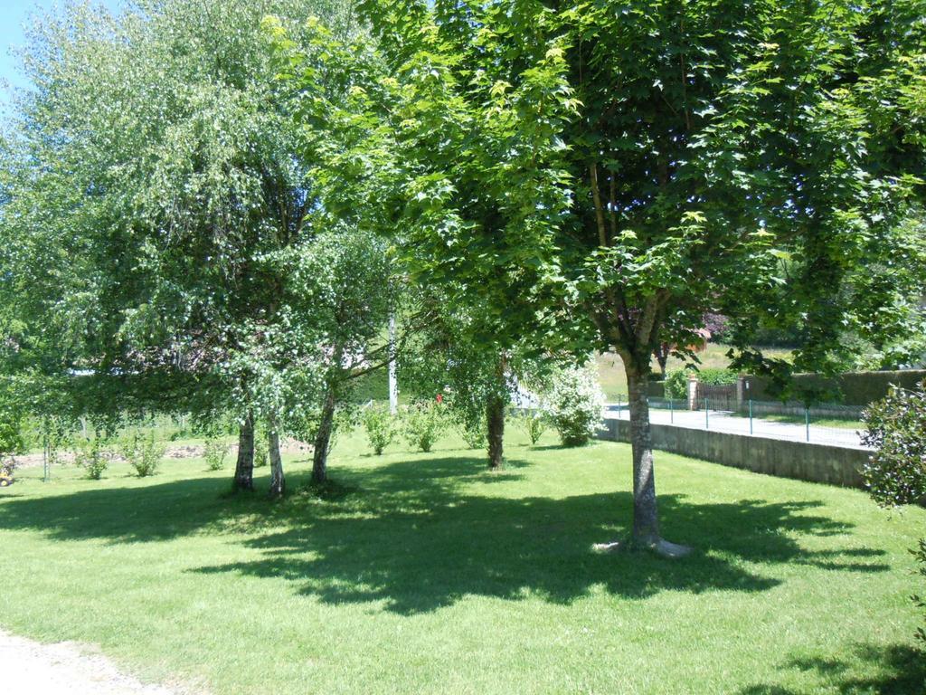 Bed and Breakfast Moulin De Latouille Exterior foto